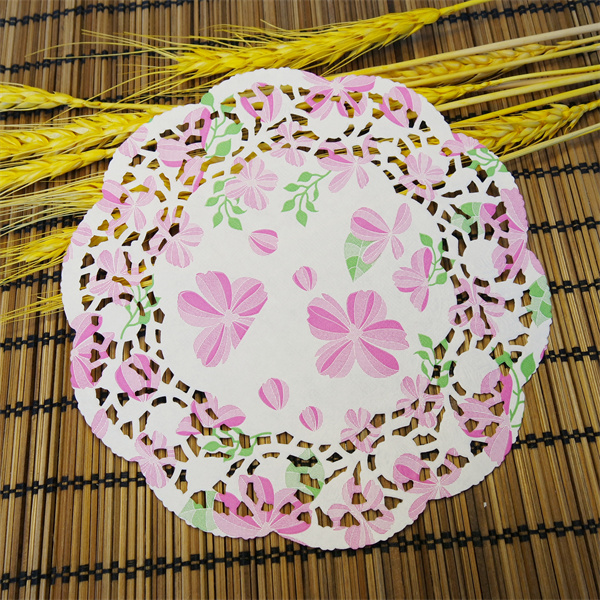 Round paper doilies